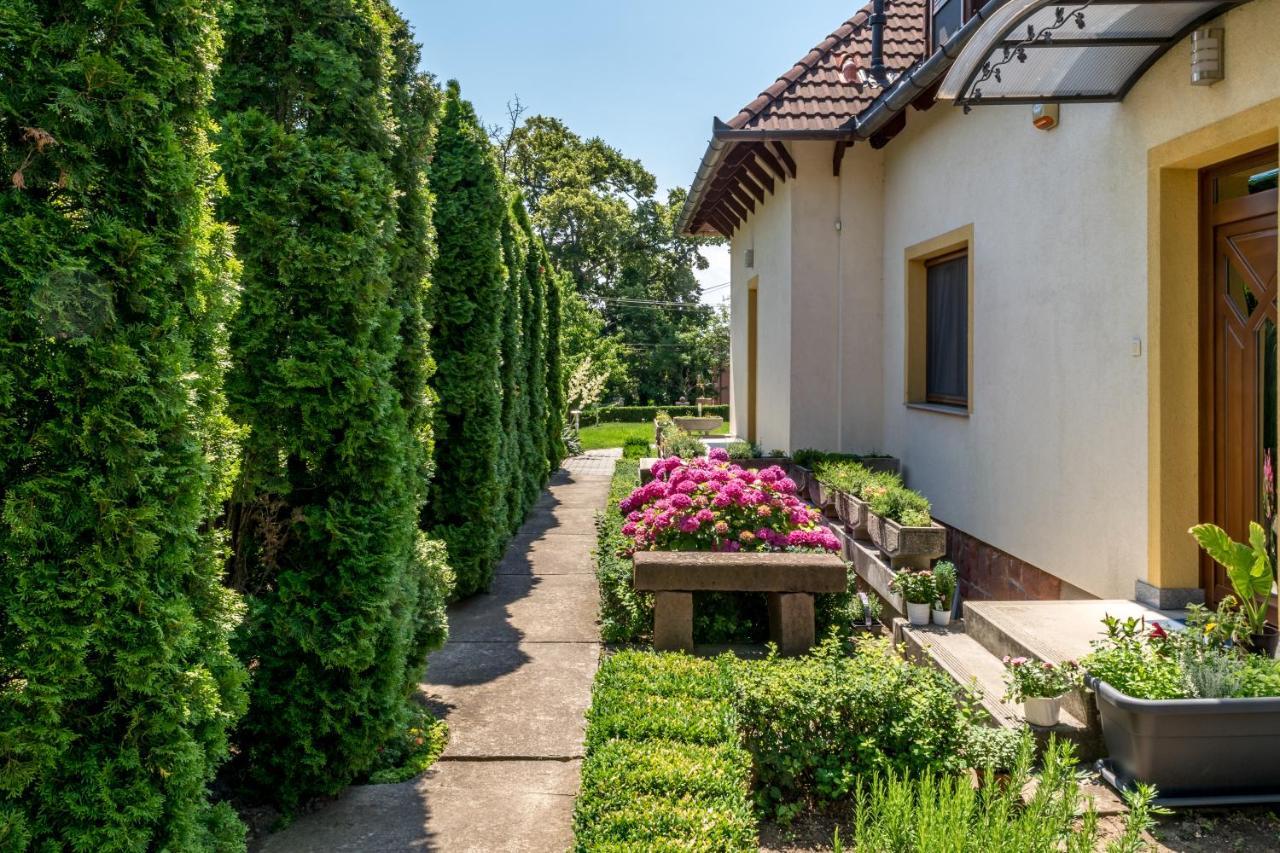 Mikes Vendégház Balatonfüred Exterior foto